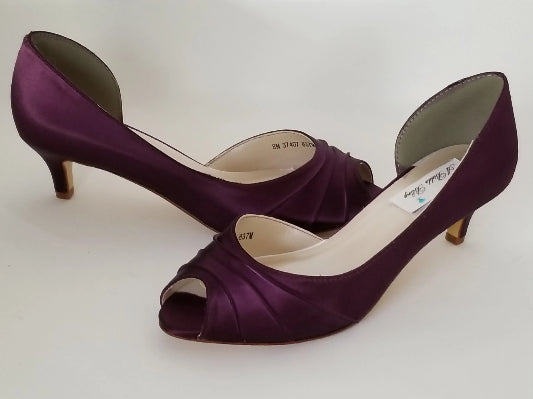 Lavender low fashion heel pumps