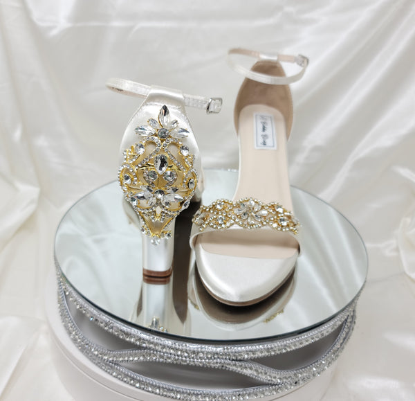 gold shoes with ivory wedding dress Shoe help! White or gold? : r/weddingdress